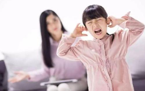 面对青春期的孩子早恋，家长如何正确看待？
