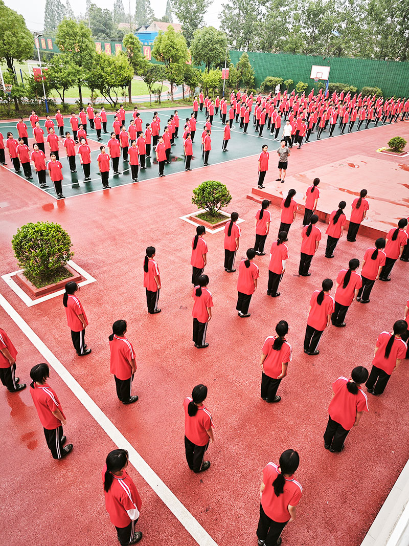 初中生沉迷网络游戏导致成绩下滑,家庭如何科学引导? 初中生沉迷网络游戏导致成绩下滑,家庭如何科学引导?